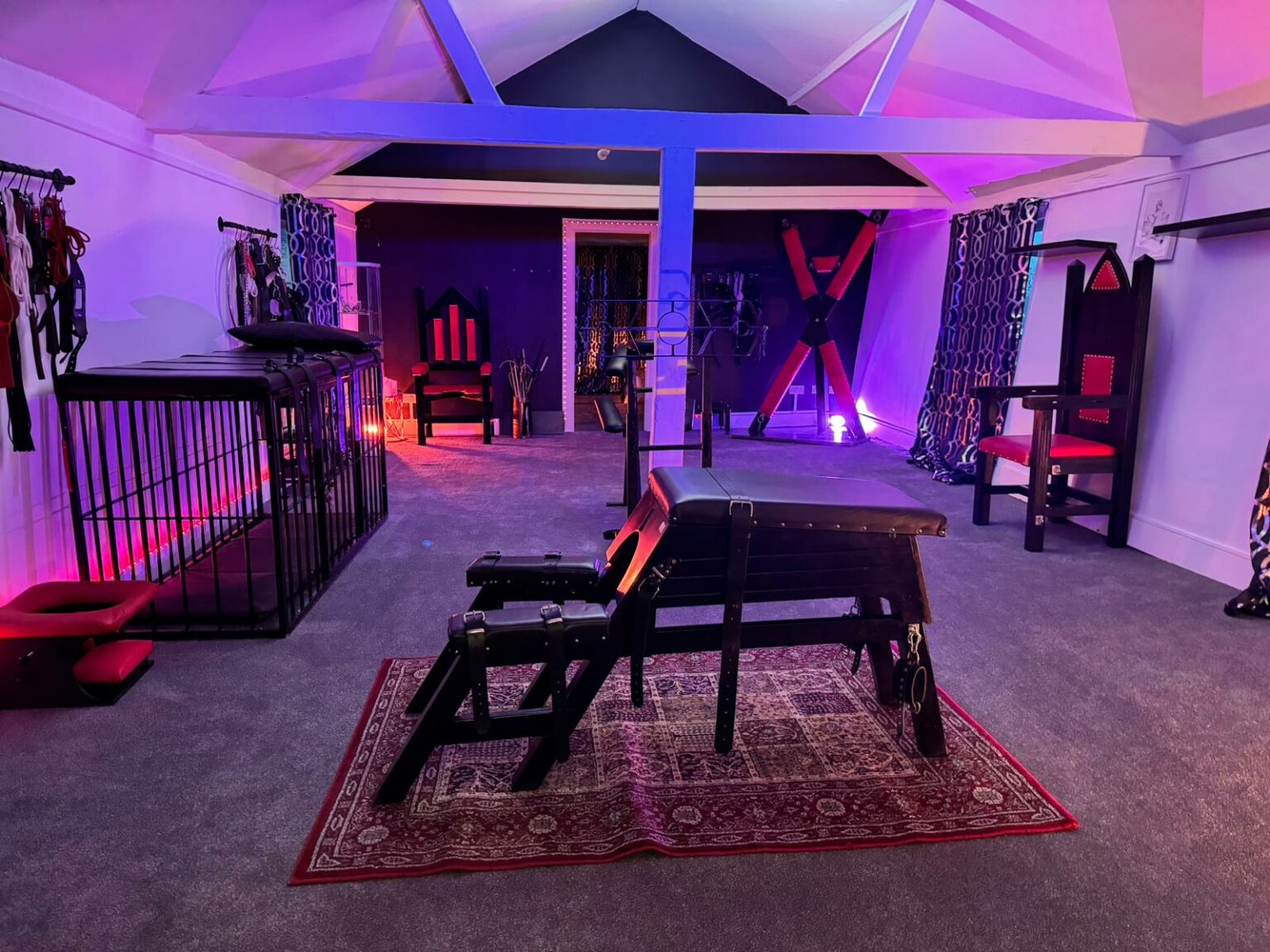 Luxurious Discreet BDSM Dungeons In London Essex Belgium Luxurious Discreet BDSM Dungeons In London Essex Belgium